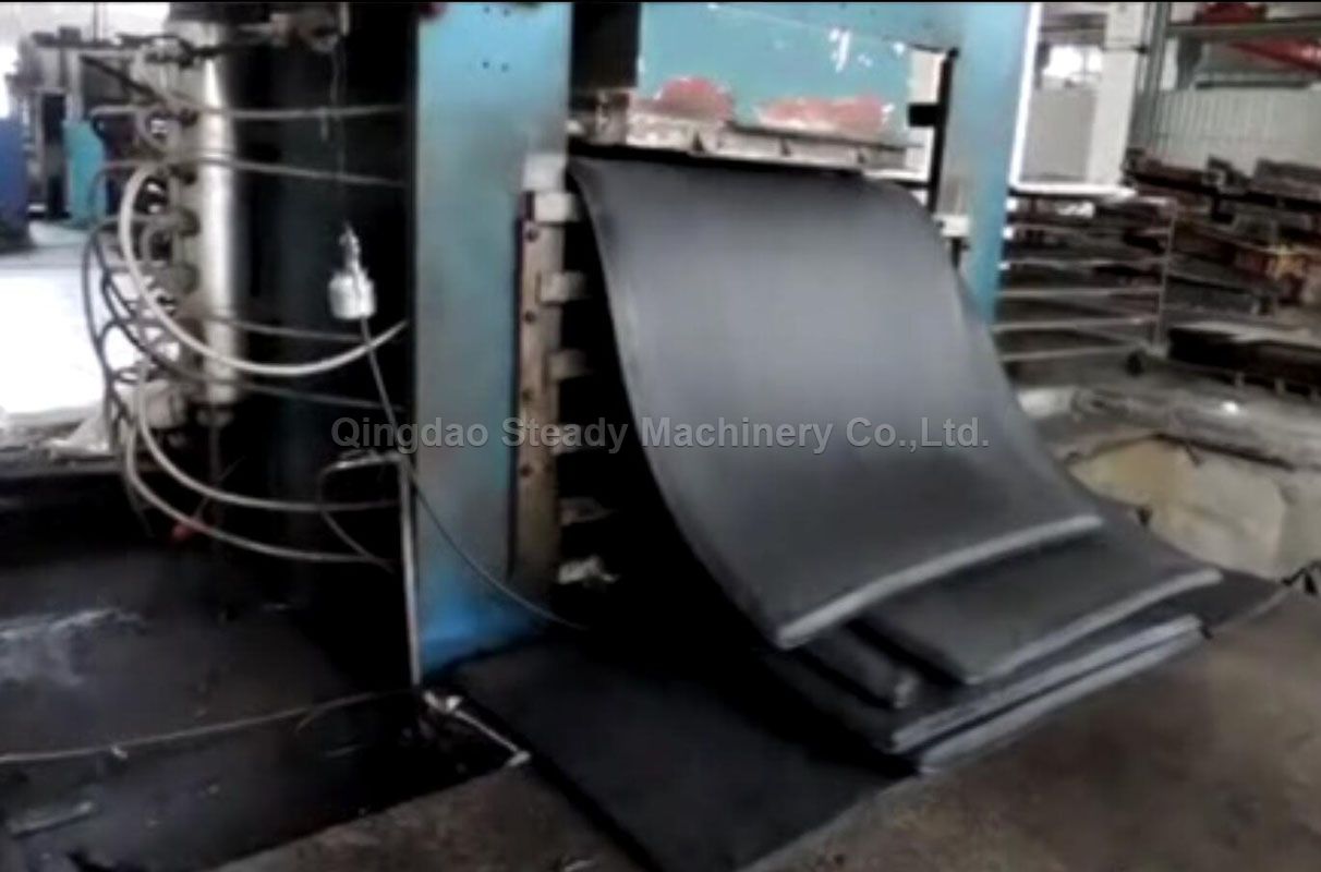 Hydraulic Spray EVA Sheet Polyutherane Foam Forming Machine